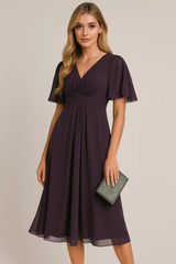 大号时尚纯色 V 领收腰休闲装