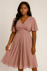 大号时尚纯色 V 领收腰休闲装