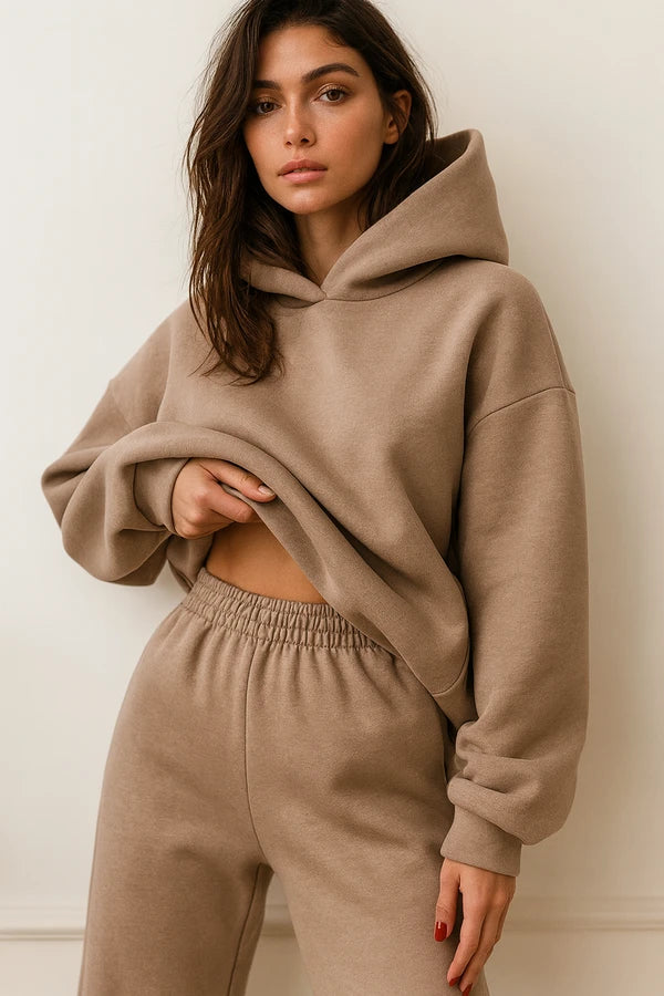 Oversized beige hoodie and jogger set – cozy casual women’s loungewear